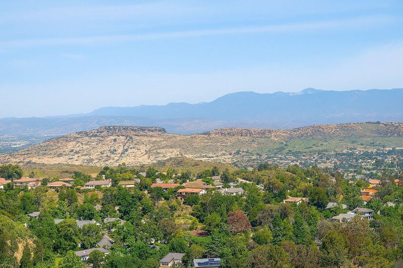 Fall Lawn Cleanup Service in Thousand Oaks, CA
