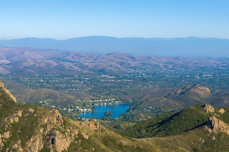 Fall Lawn Cleanup Service in Calabasas, CA