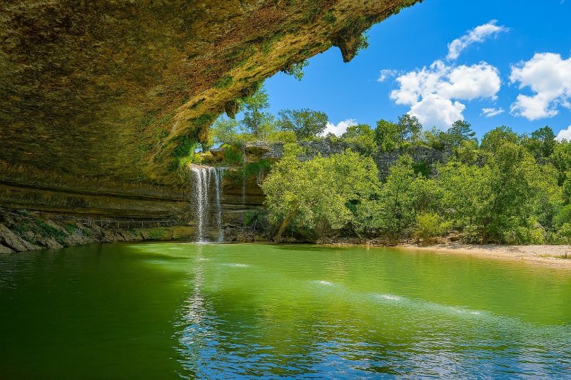 Leaf Raking Service in Dripping Springs, TX