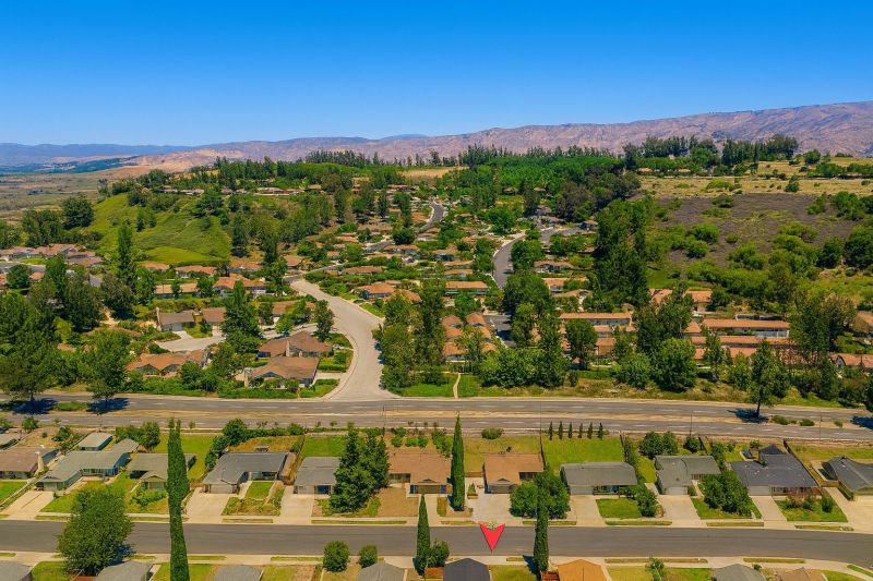 Yard Cleanup Service in Moorpark, CA